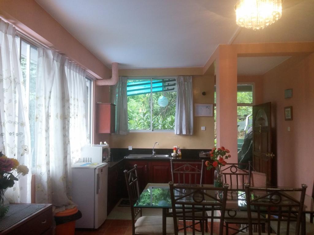 Days Inn Kandy Exteriör bild